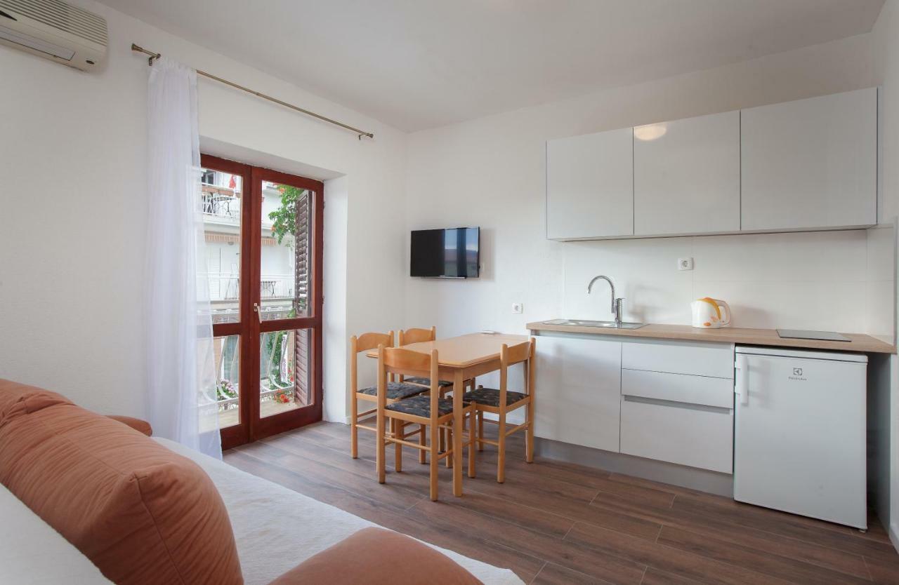 Apartmani Tina Podgora Ngoại thất bức ảnh